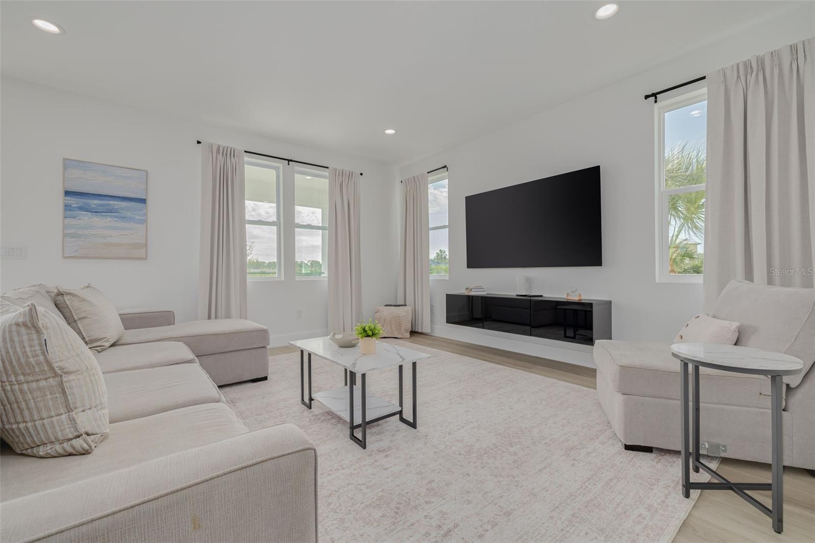 7609 DEEDRA CIR