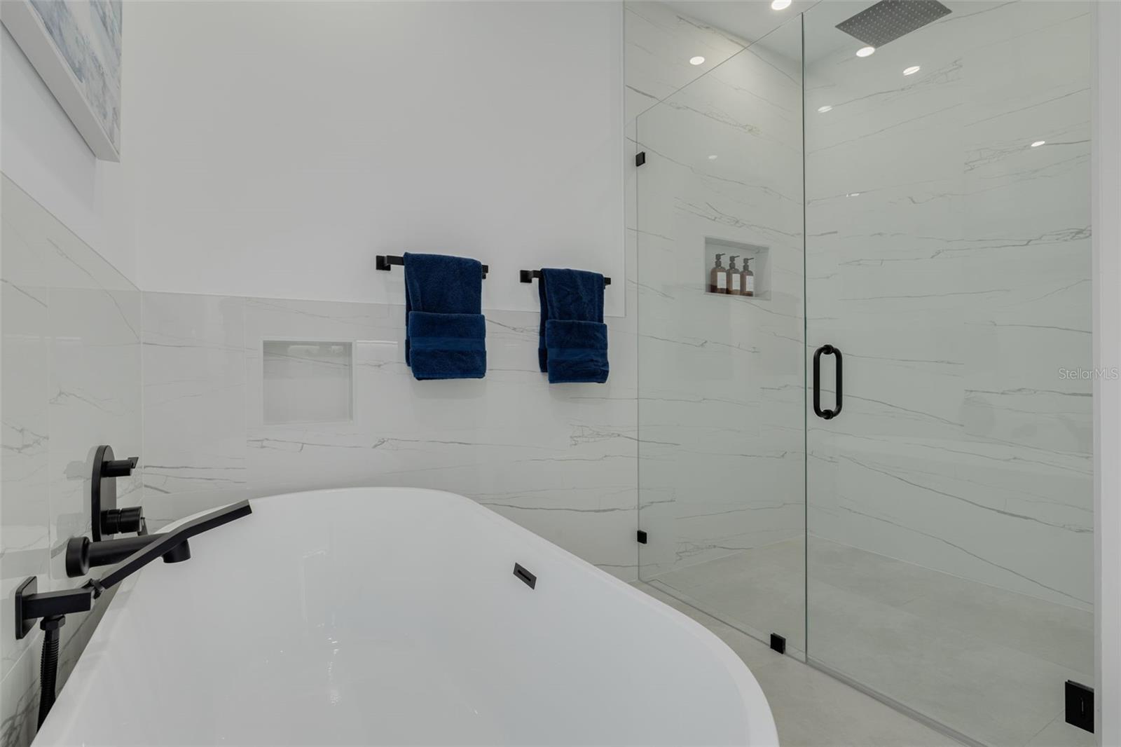 7609 DEEDRA CIR