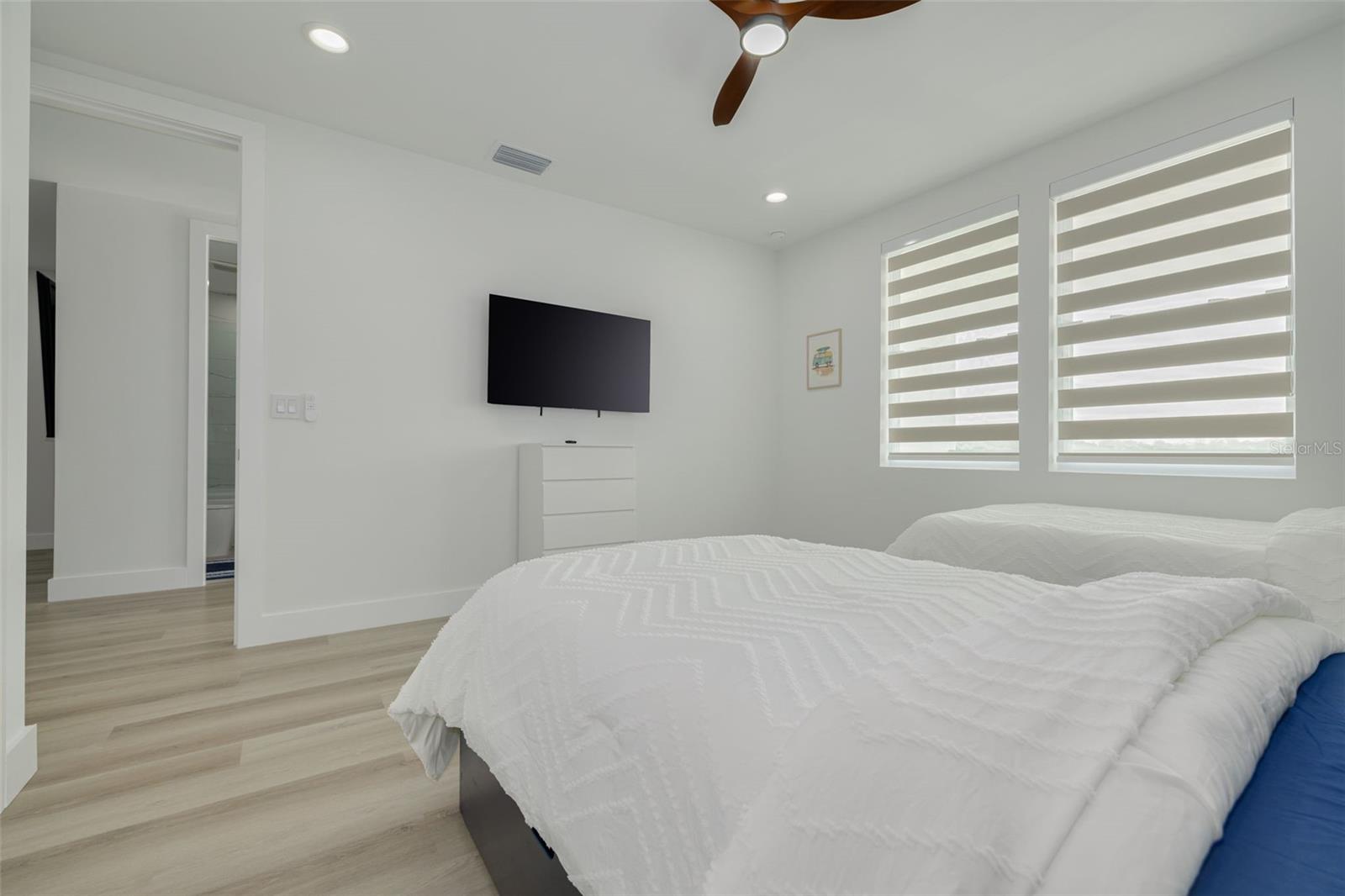7609 DEEDRA CIR