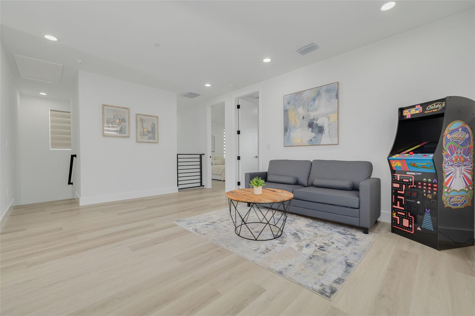 7609 DEEDRA CIR