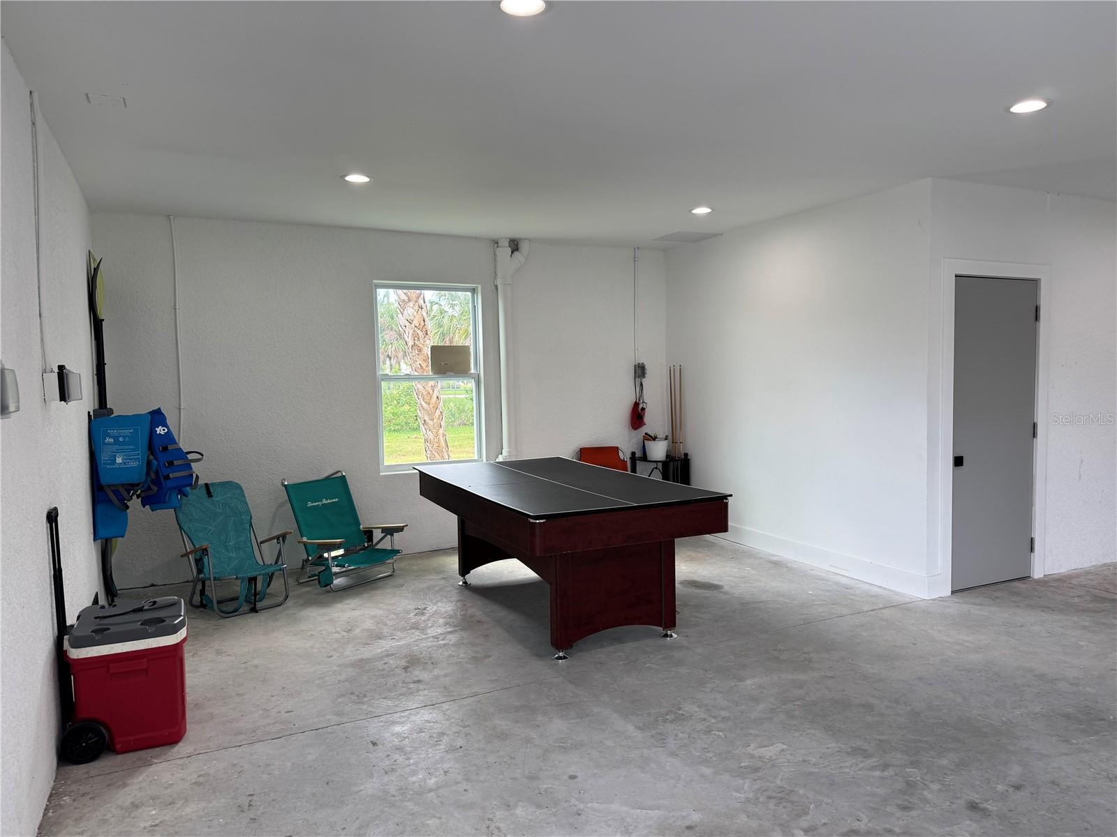 7609 DEEDRA CIR