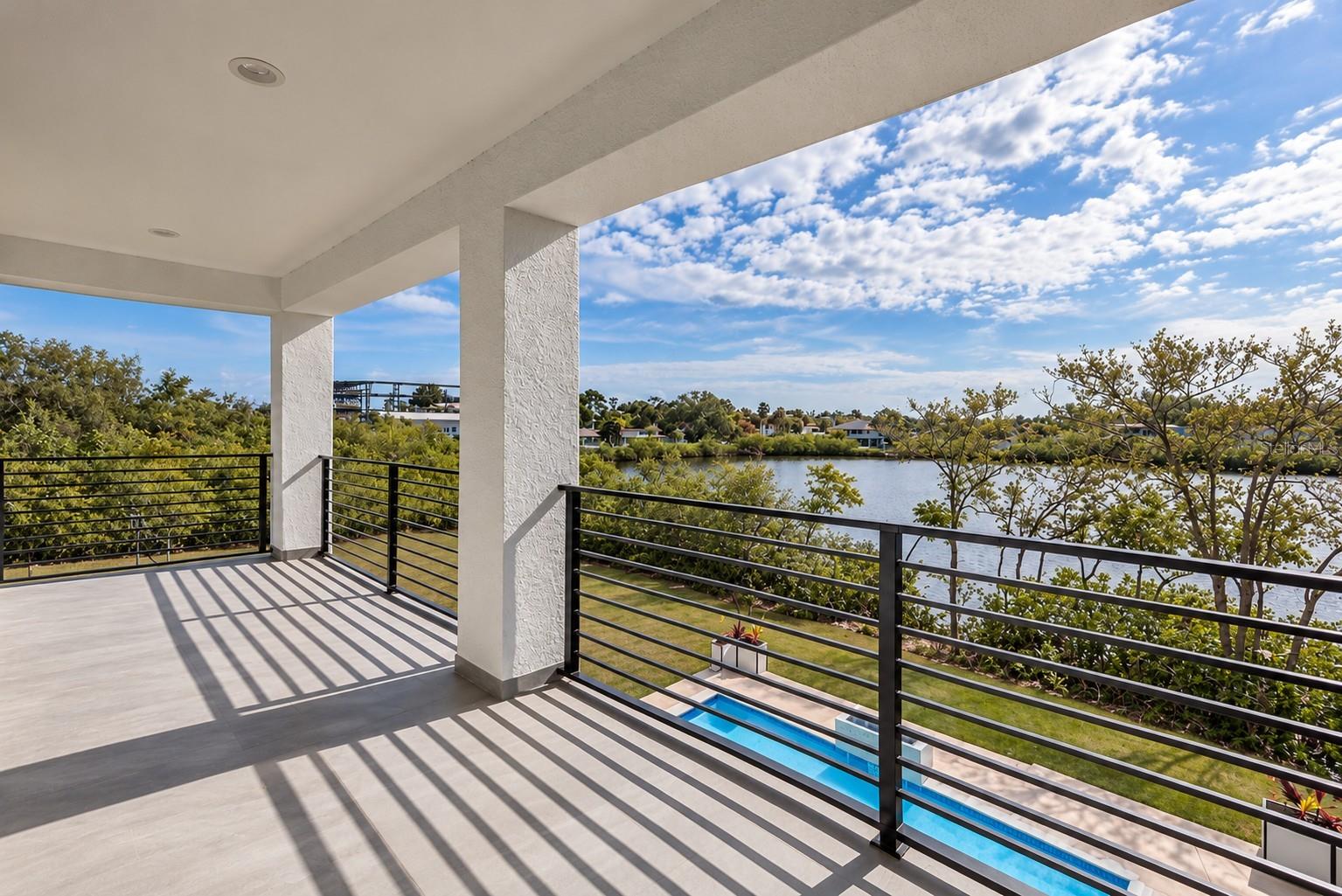7609 DEEDRA CIR