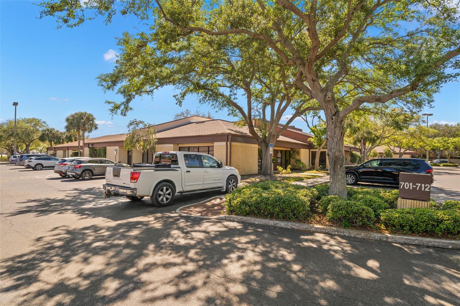 611 DRUID RD E #713