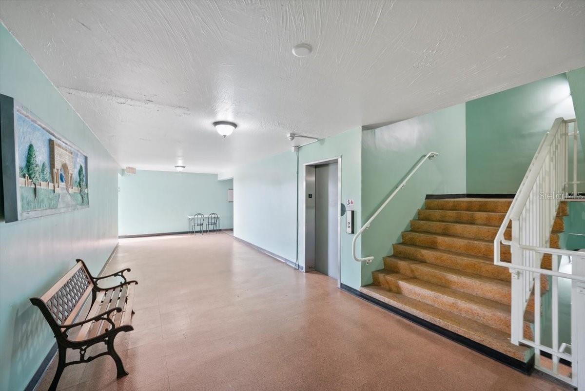 2042 AUSTRALIA WAY W #14