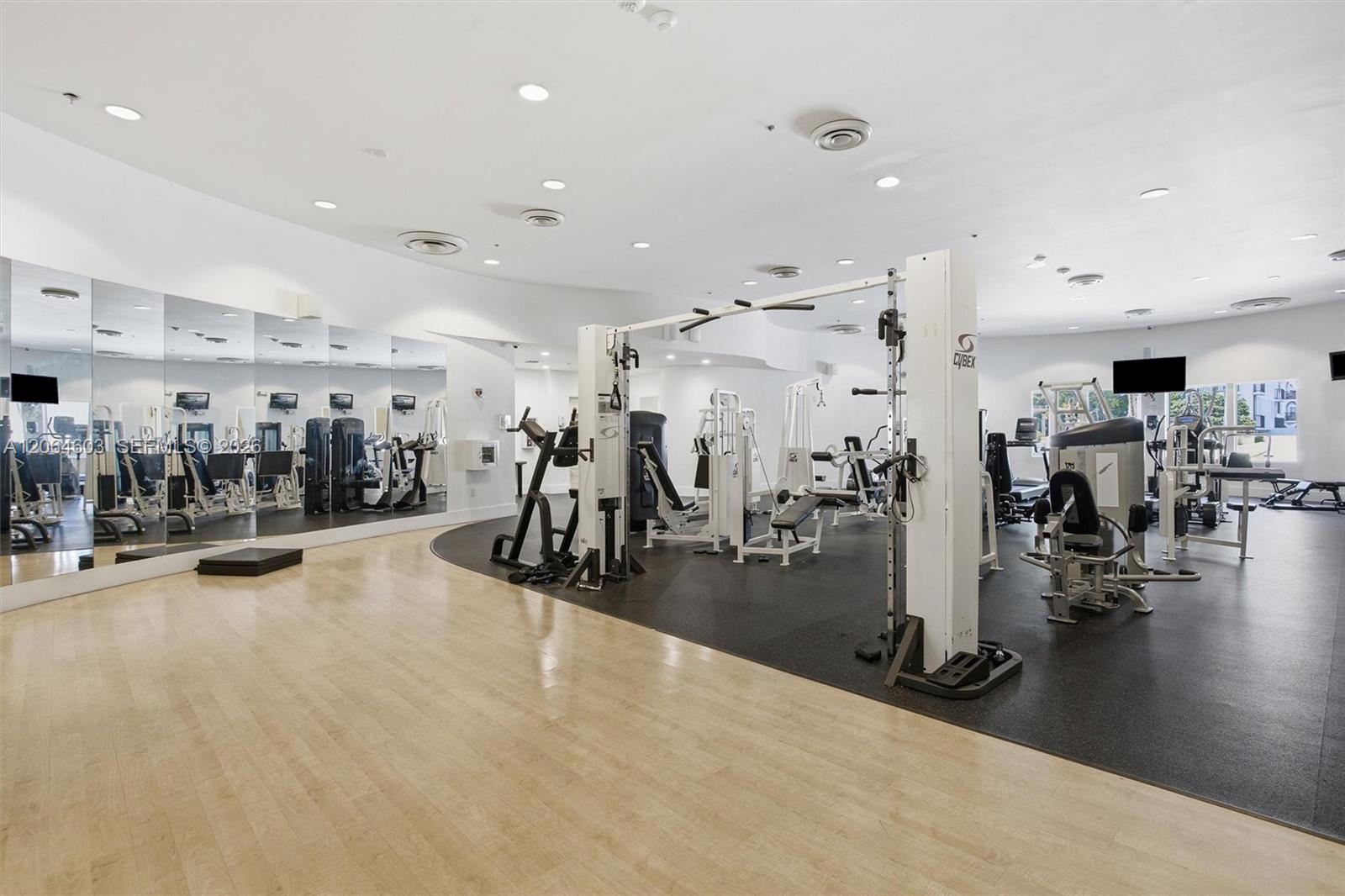 5600 Collins Ave # 15S