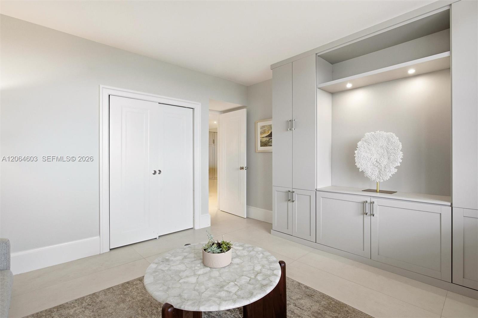5600 Collins Ave # 15S