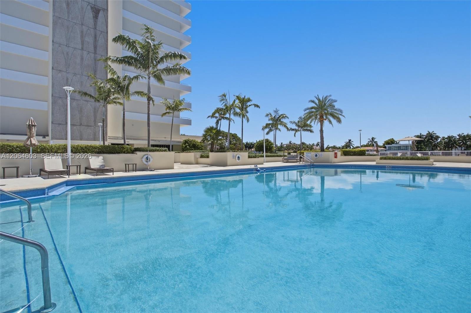 5600 Collins Ave # 15S