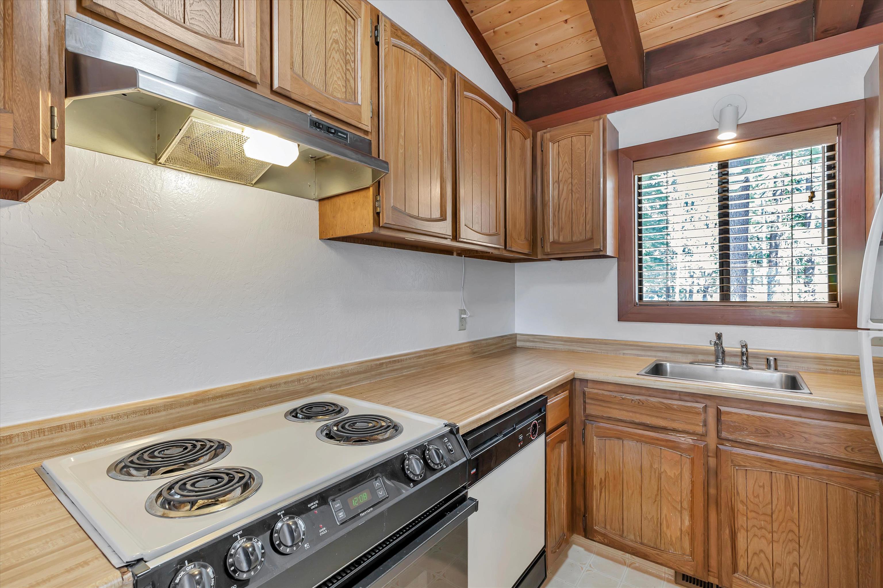 2560 LAKE FORES Lake Forest Road Unit: 58