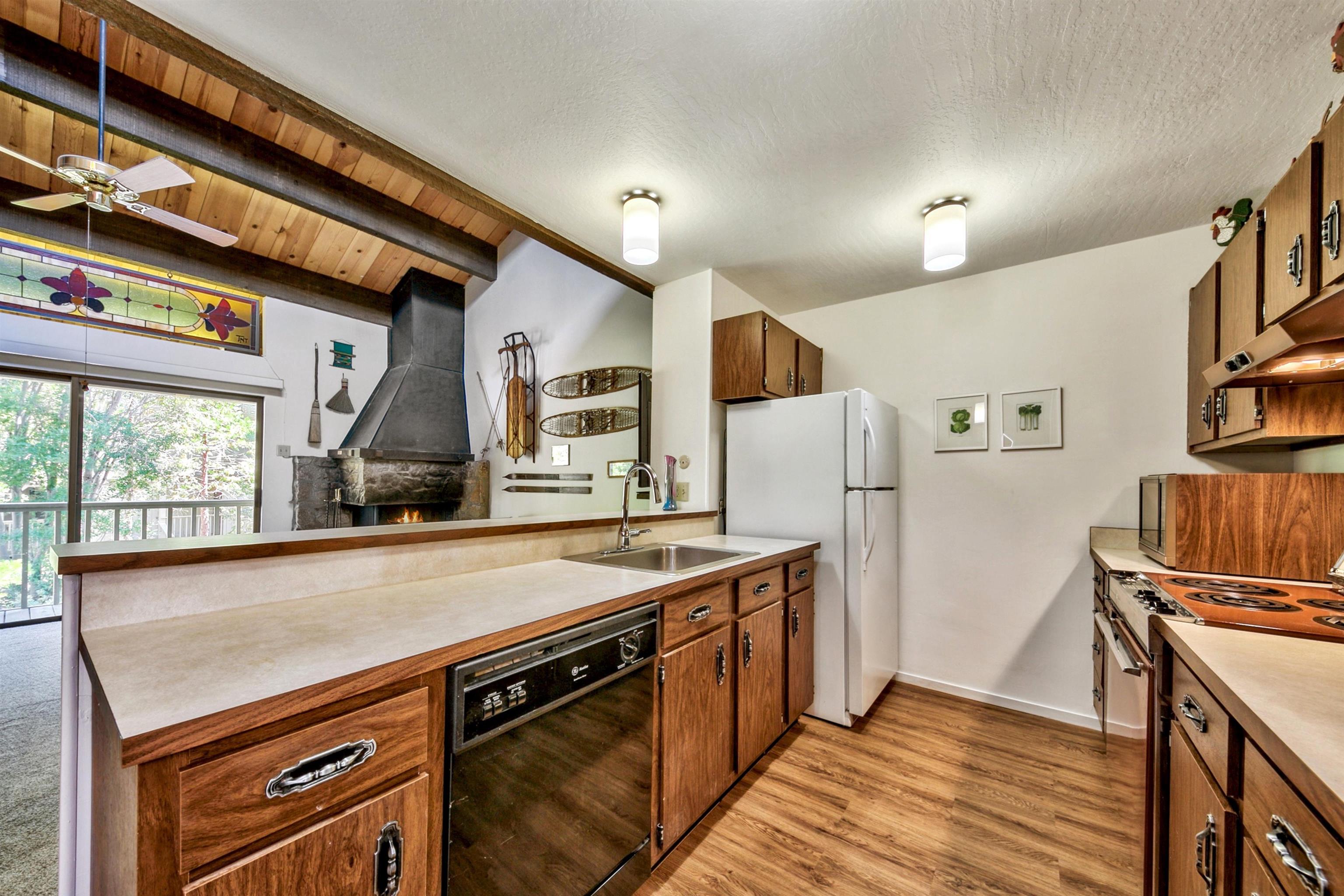 1001 Commonwealth Drive Unit: 179