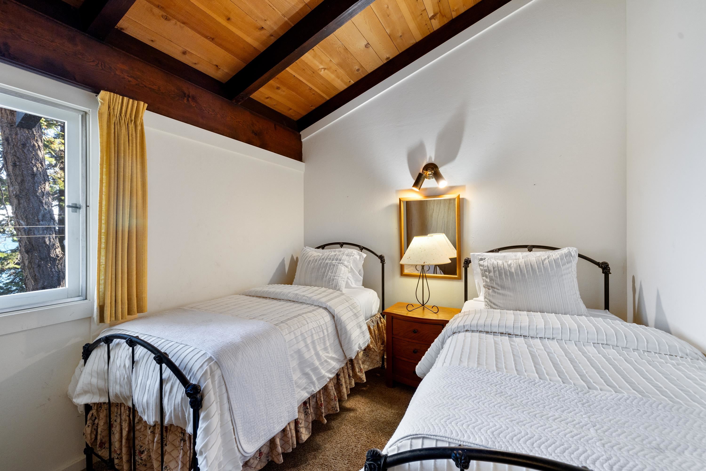 1510 North Lake Boulevard