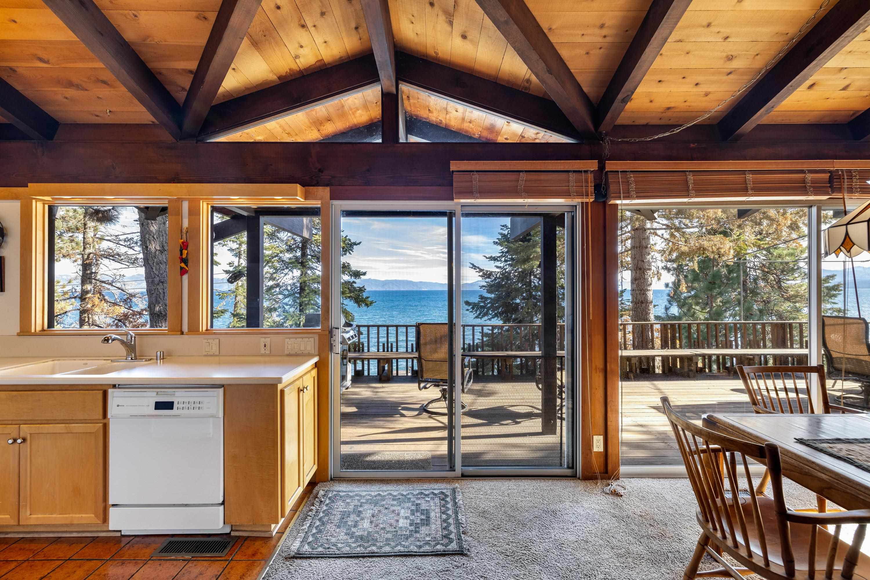 1510 North Lake Boulevard