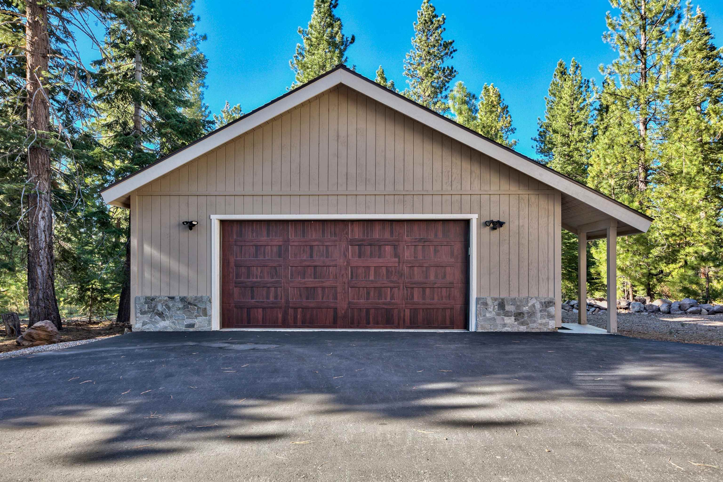 10847 Royal Crest Drive