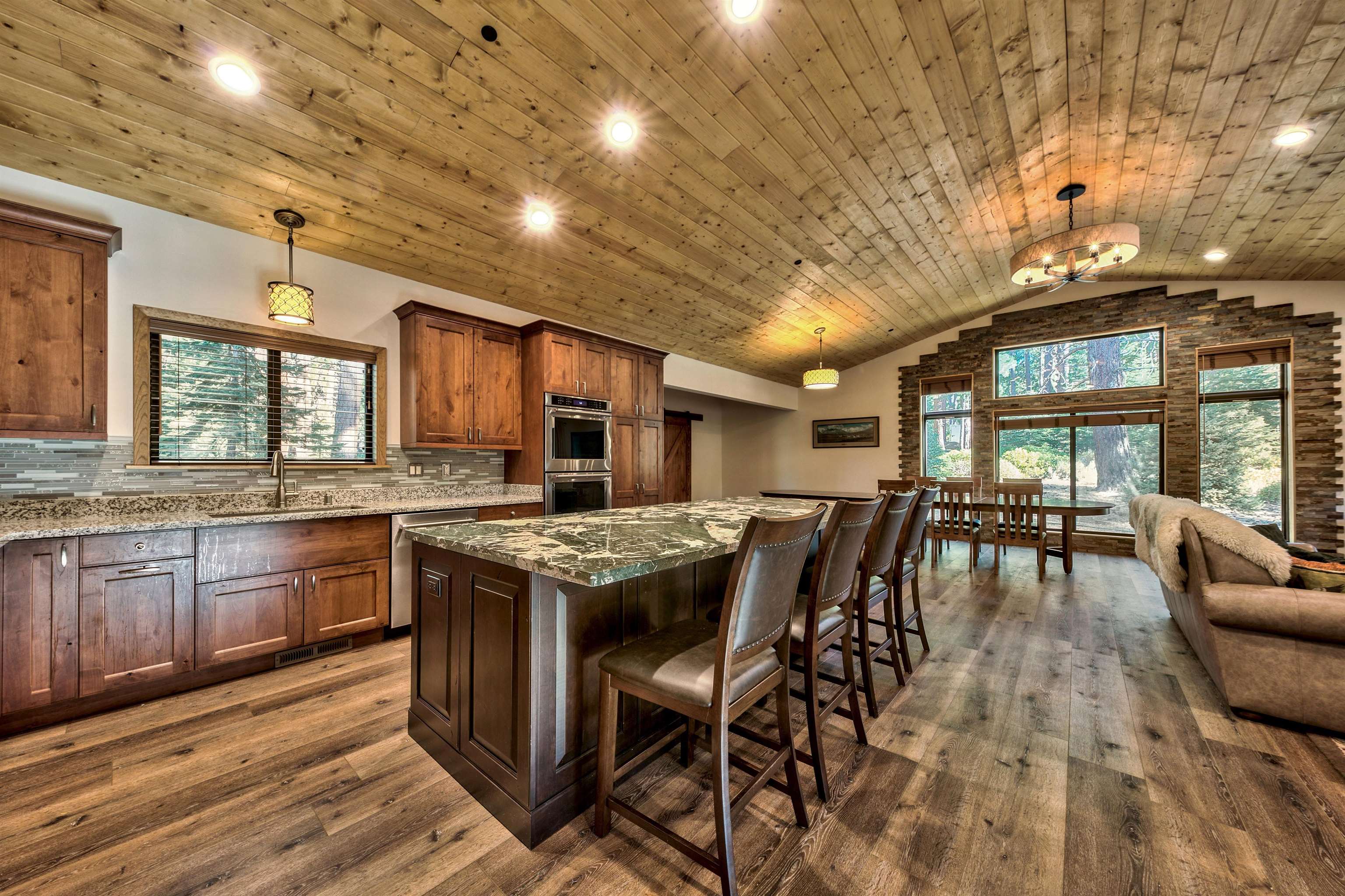 10847 Royal Crest Drive