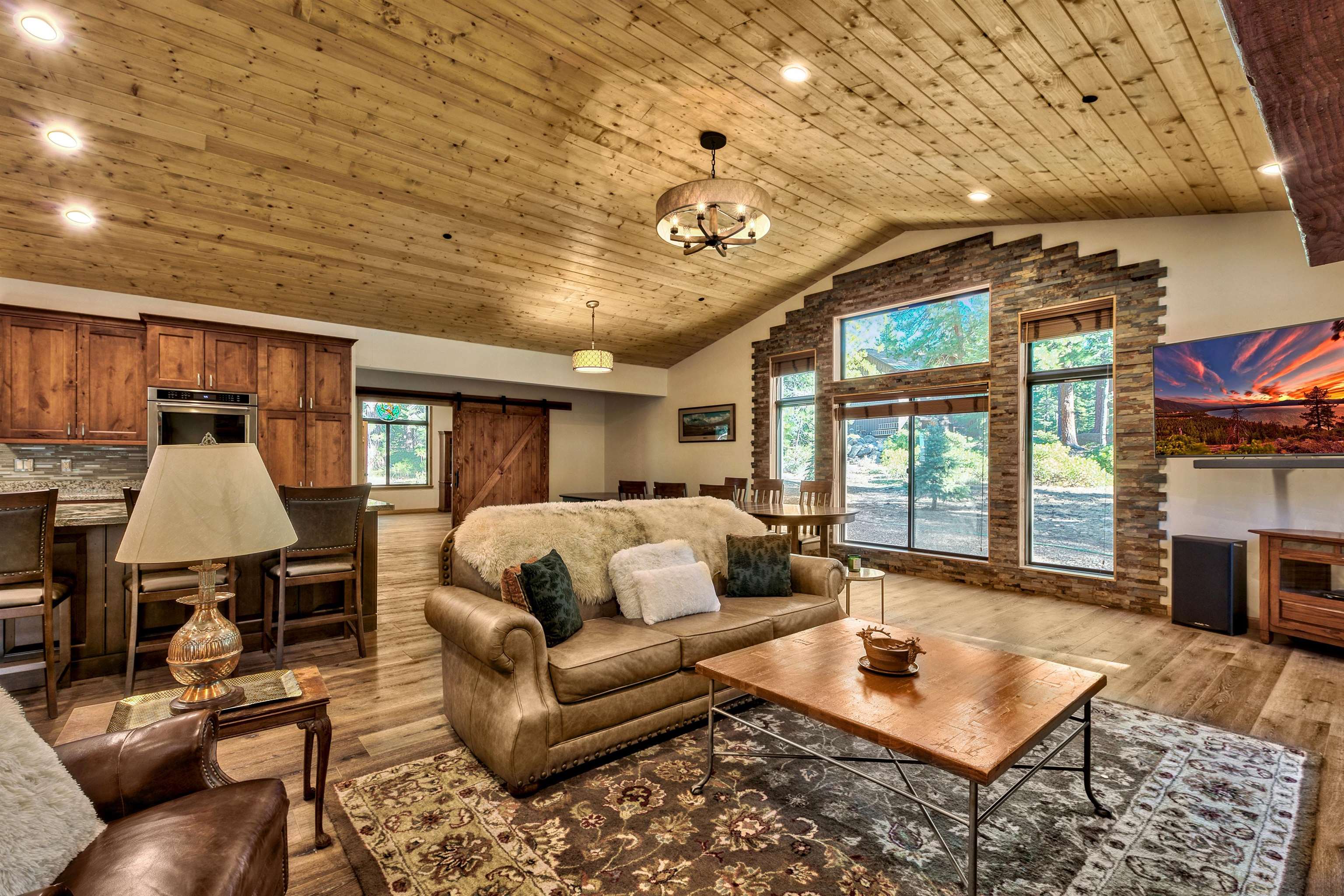 10847 Royal Crest Drive