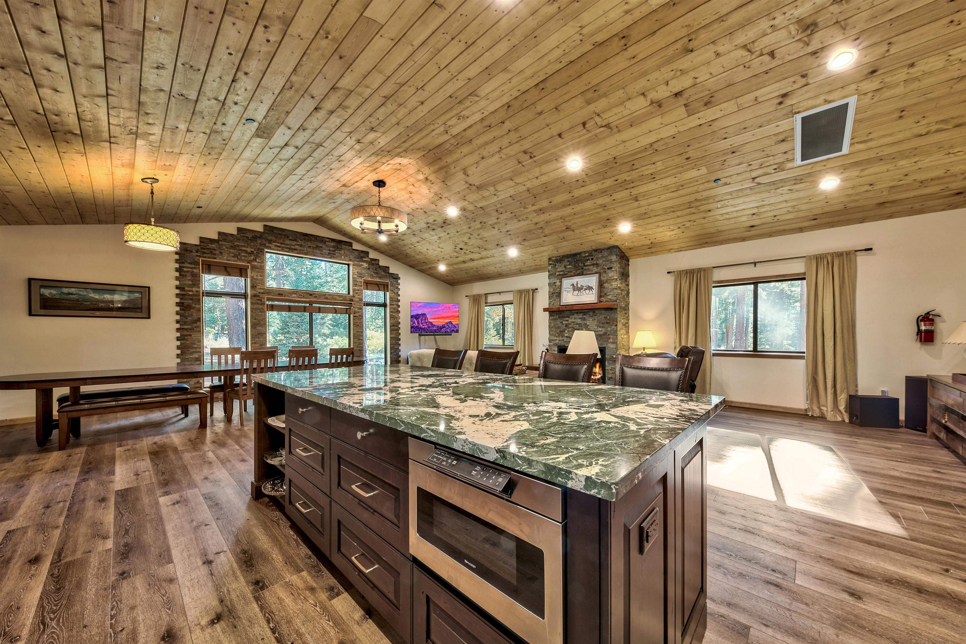 10847 Royal Crest Drive