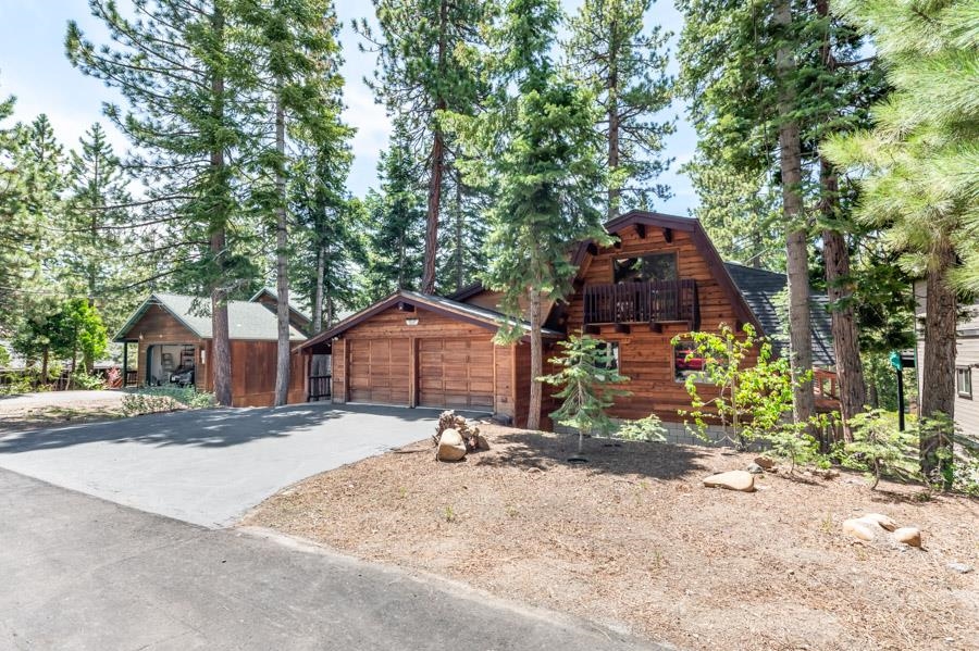 1035 Trent Lane