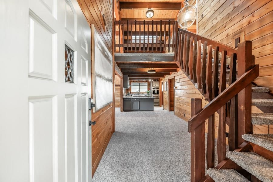 1035 Trent Lane