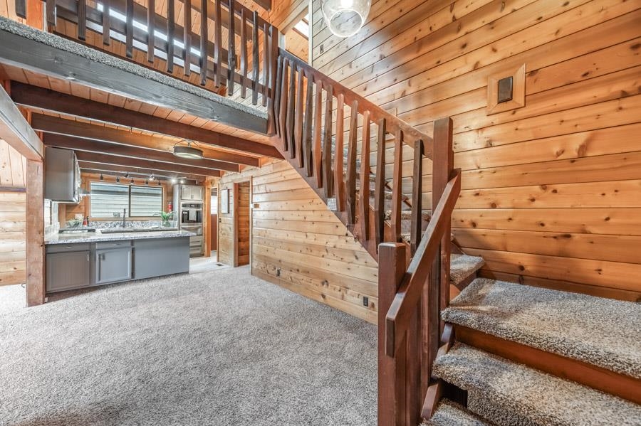 1035 Trent Lane