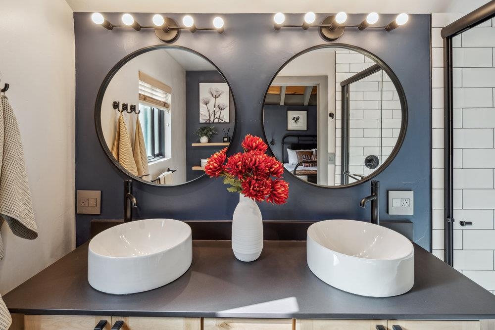 13596 Hillside Drive