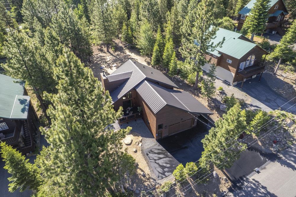 13596 Hillside Drive