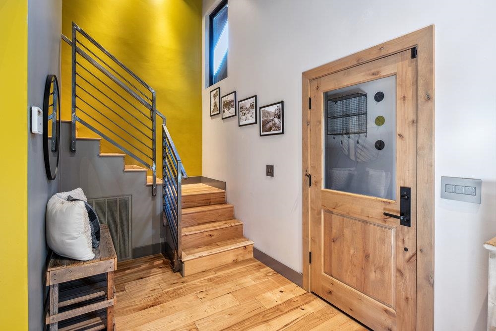 13596 Hillside Drive