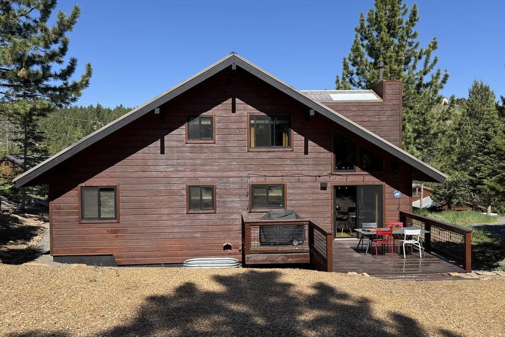 13596 Hillside Drive