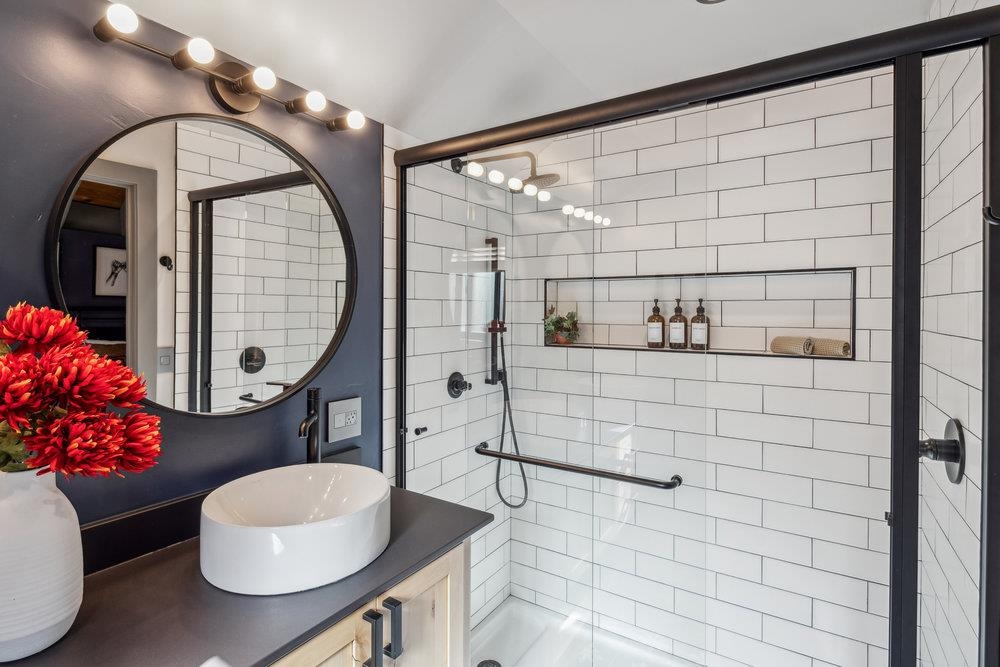 13596 Hillside Drive