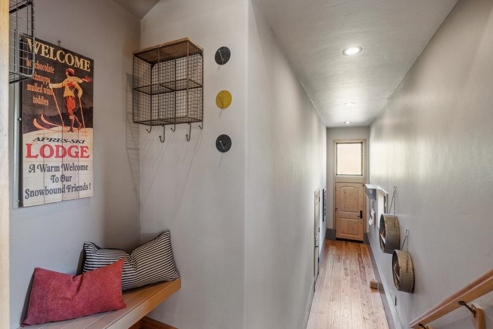 13596 Hillside Drive