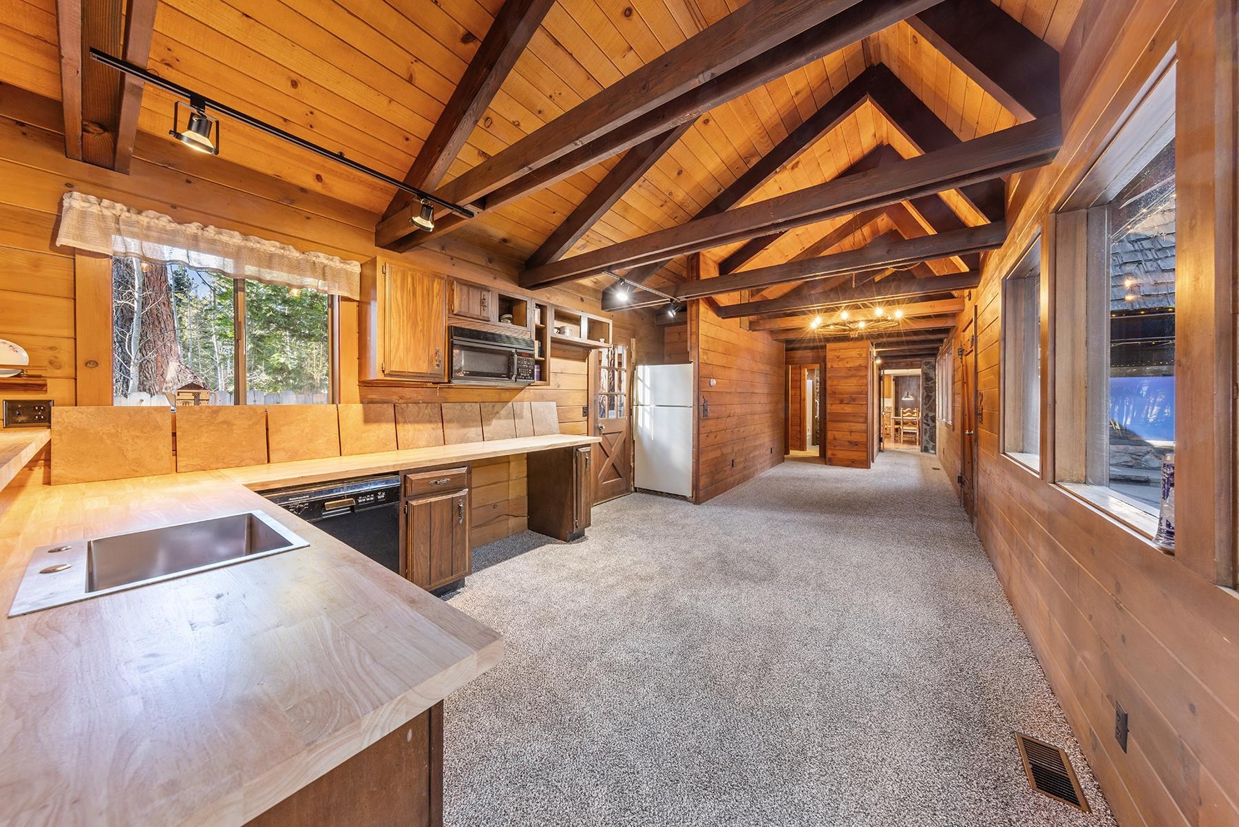 5390 North Lake Boulevard