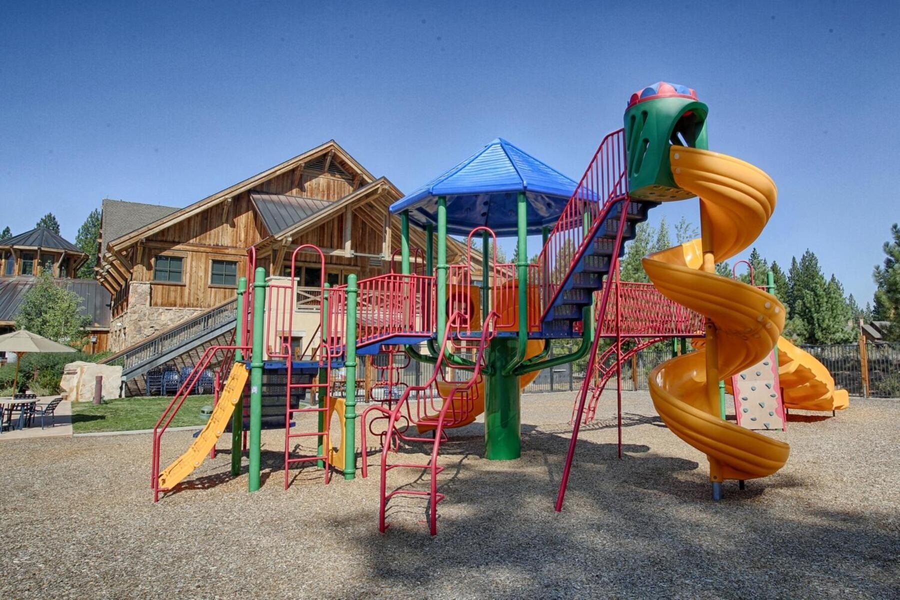 12323 Lookout Loop Unit: F10-24