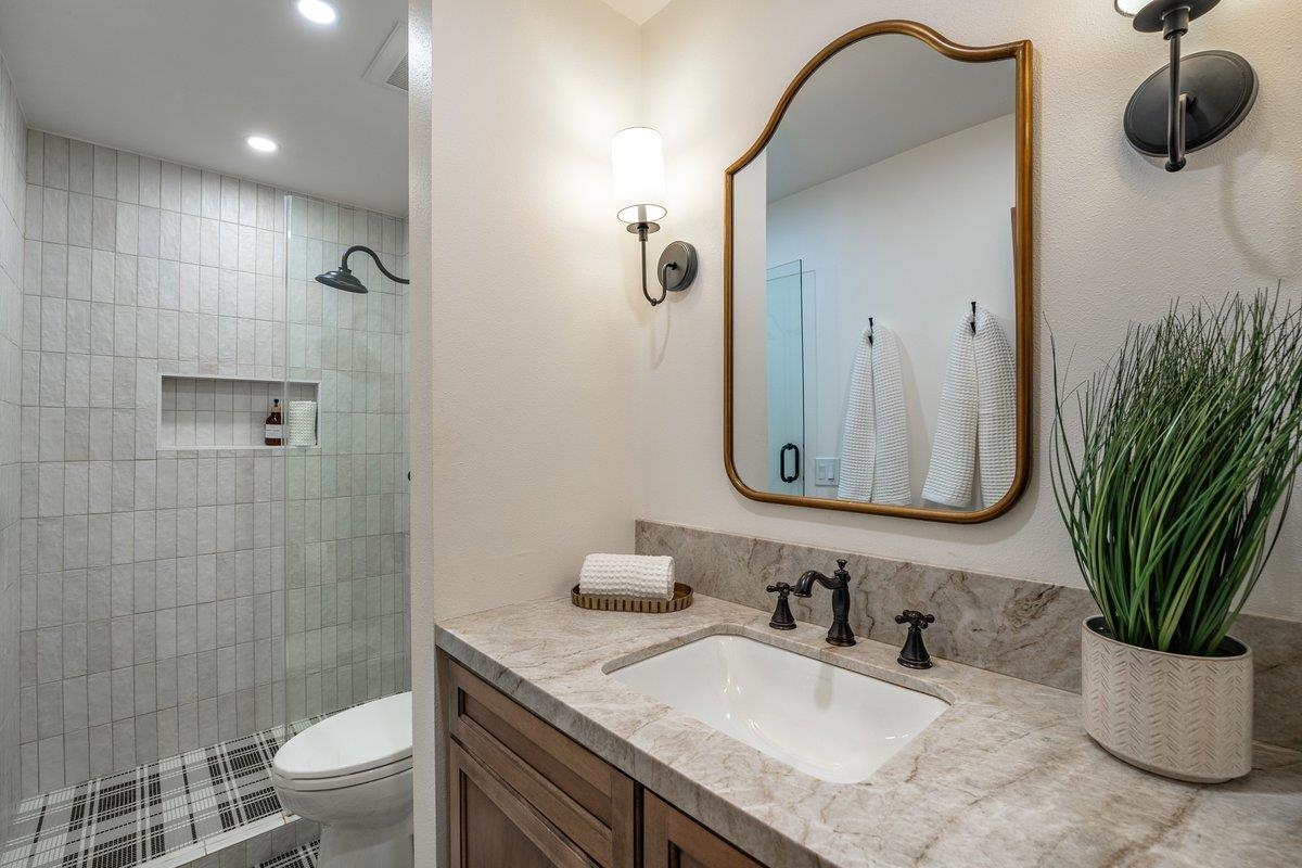 1001 Commonwealth Drive # 82 Unit: #82