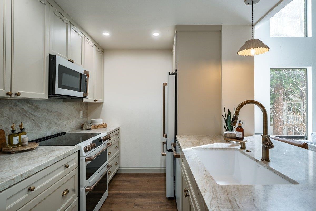 1001 Commonwealth Drive # 82 Unit: #82