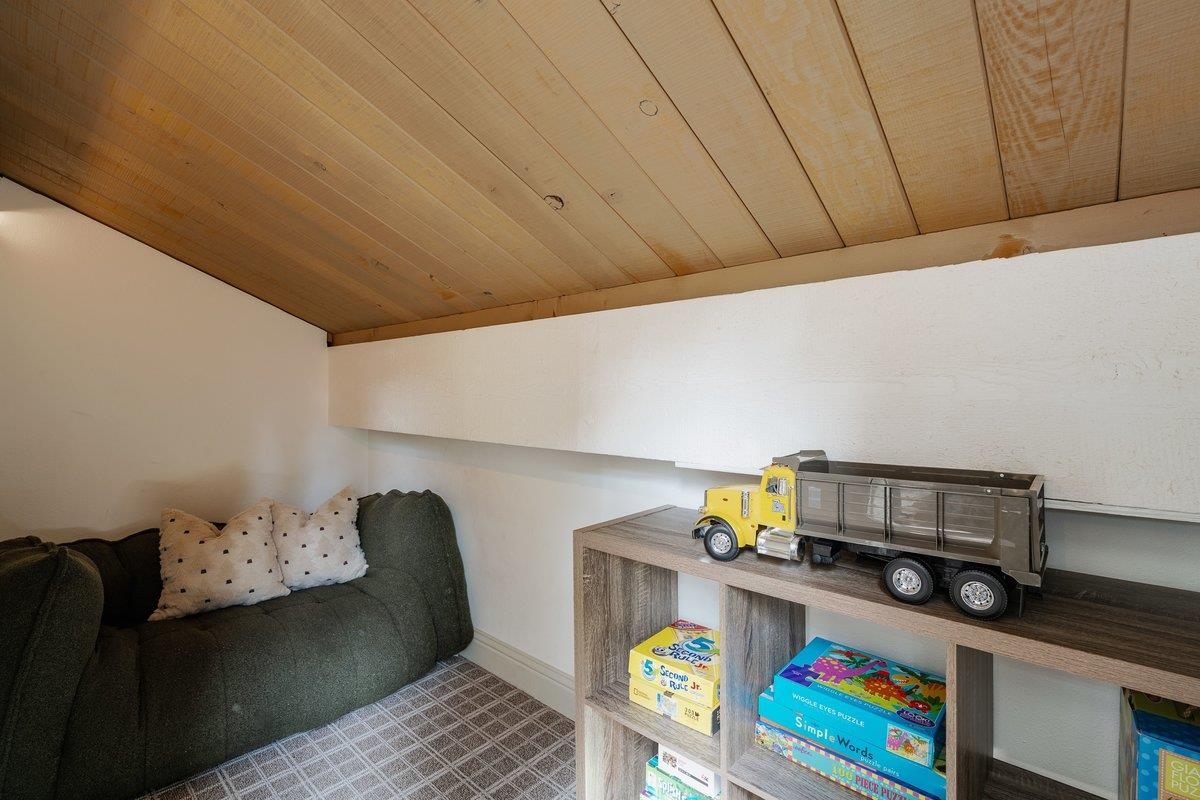 1001 Commonwealth Drive # 82 Unit: #82