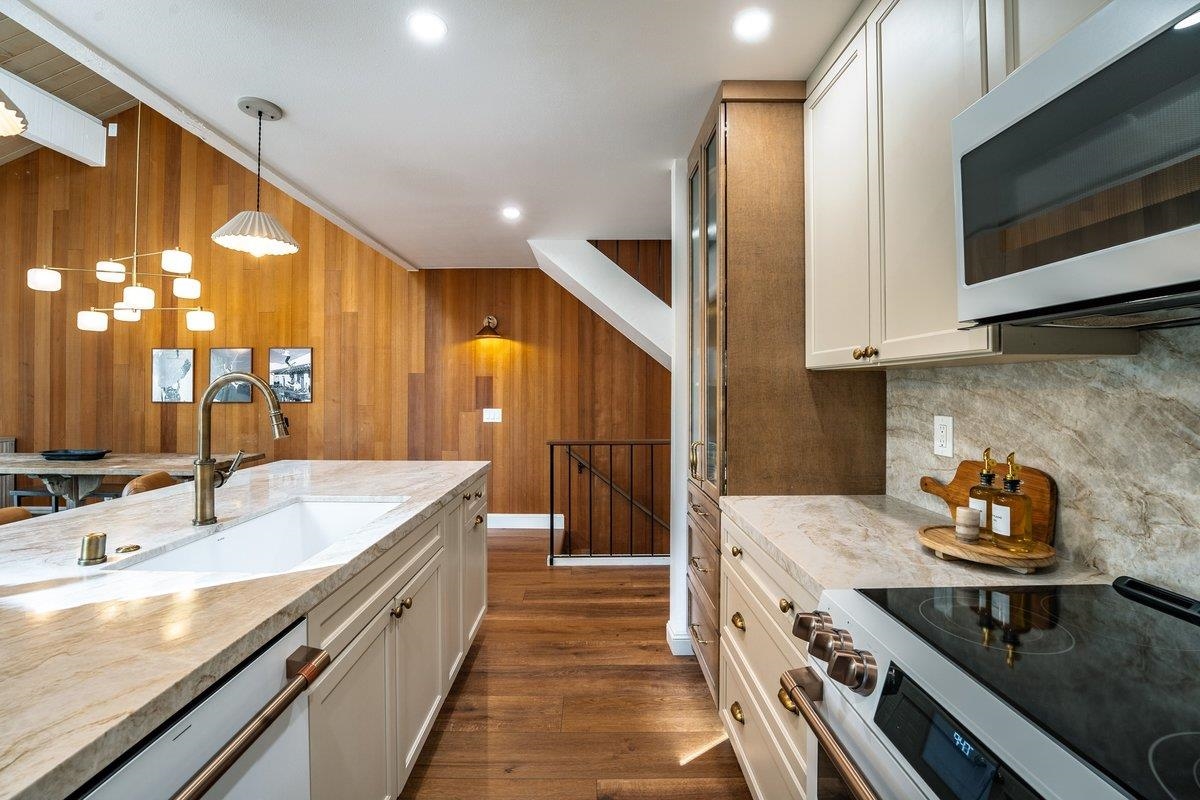 1001 Commonwealth Drive # 82 Unit: #82