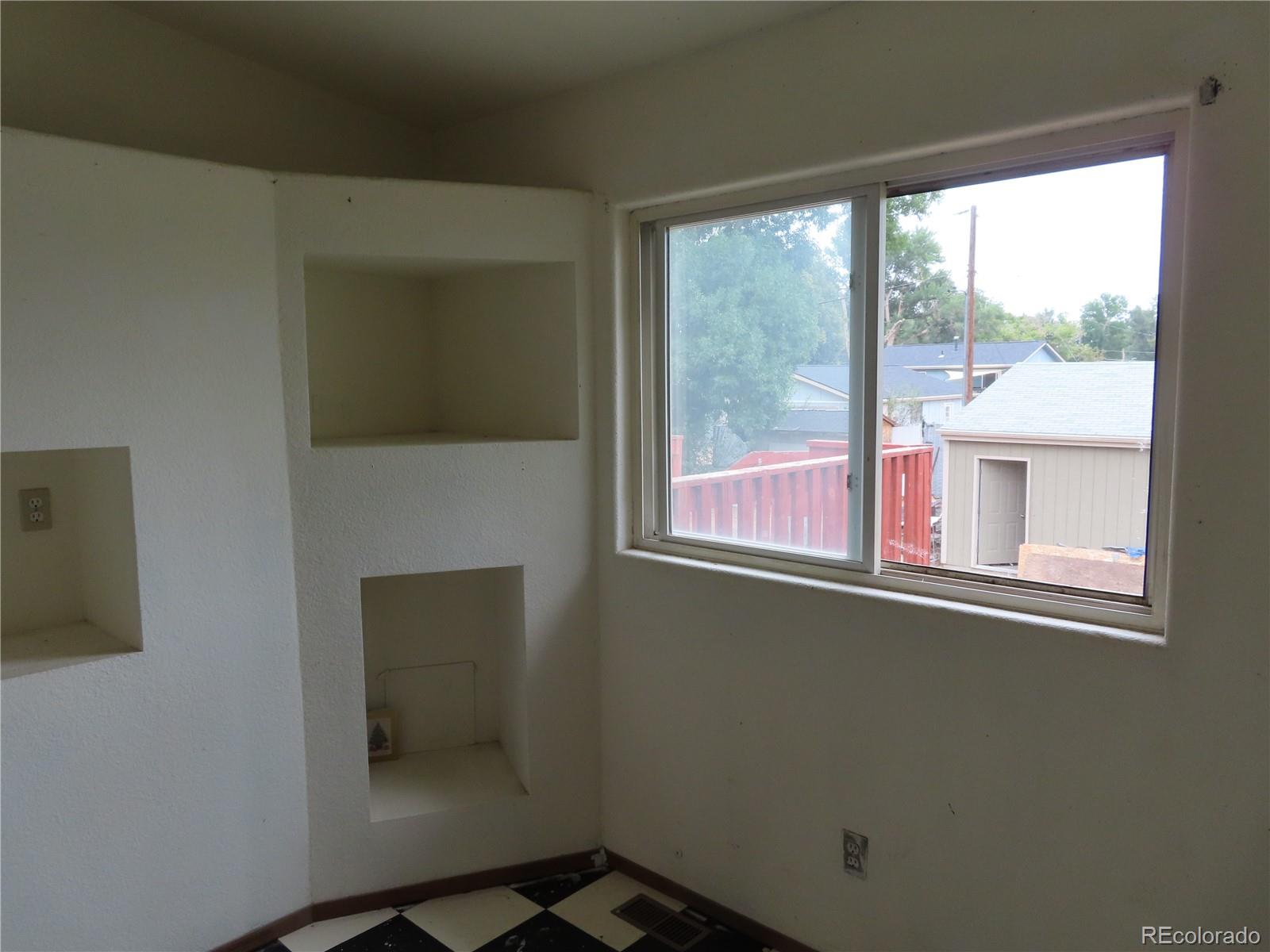 210 S Frances Avenue