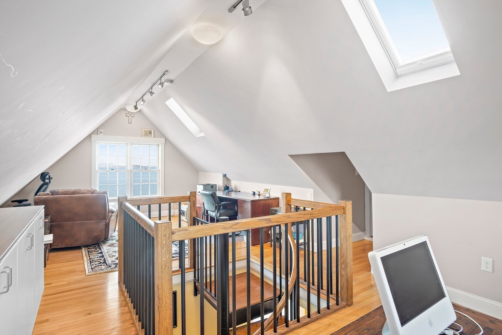 20 Bay View Ave