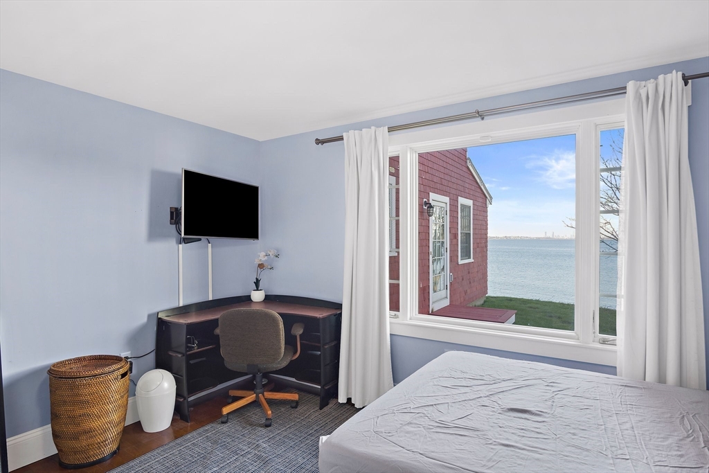 20 Bay View Ave