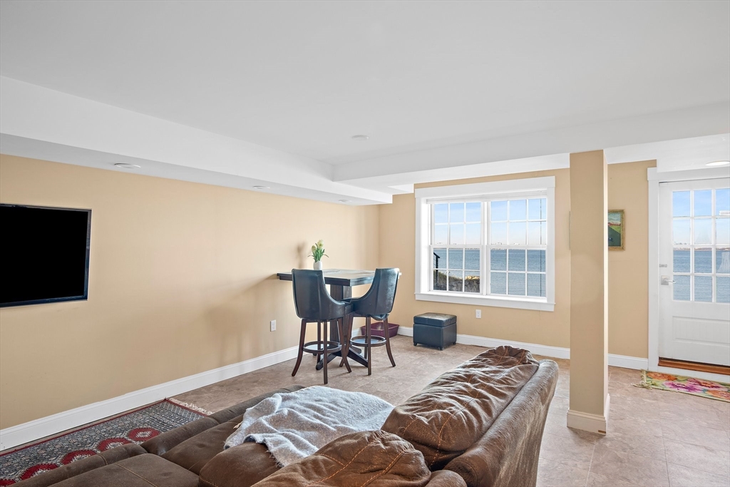 20 Bay View Ave