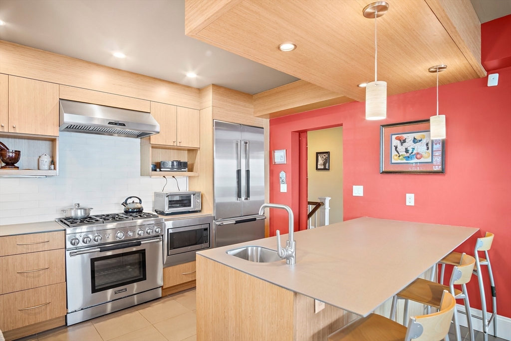 20 Bay View Ave