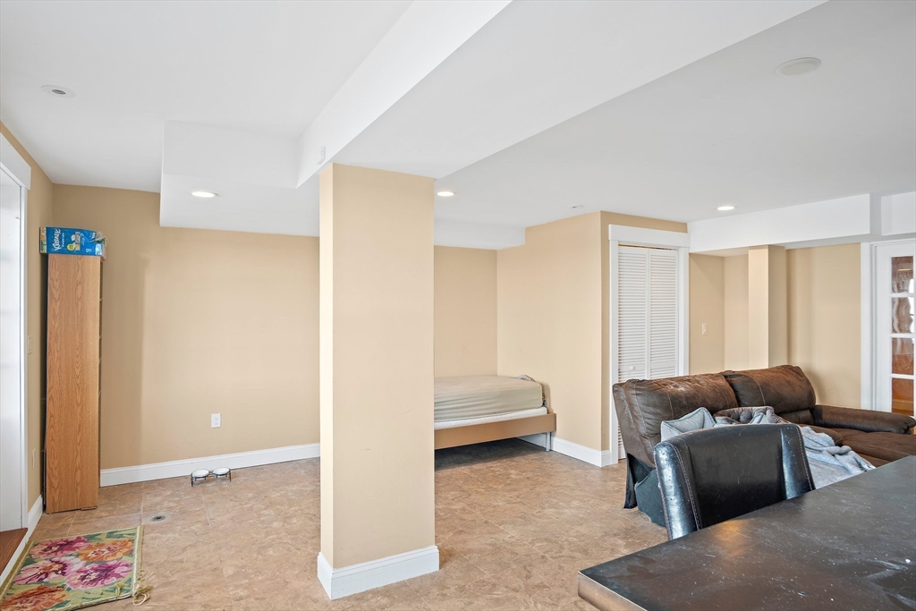 20 Bay View Ave