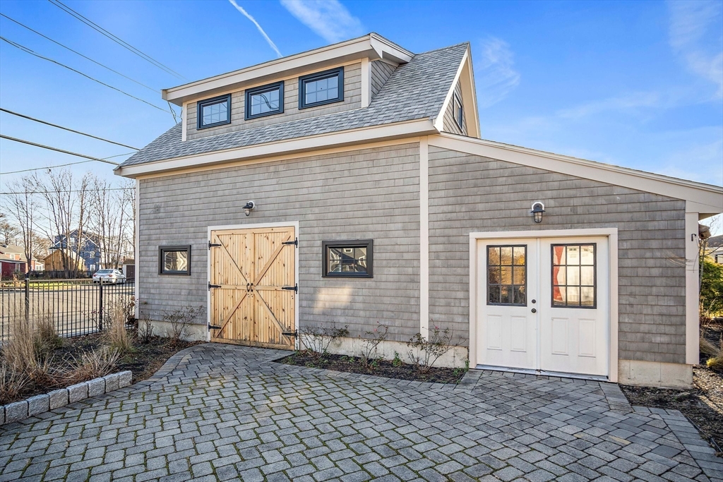 20 Bay View Ave