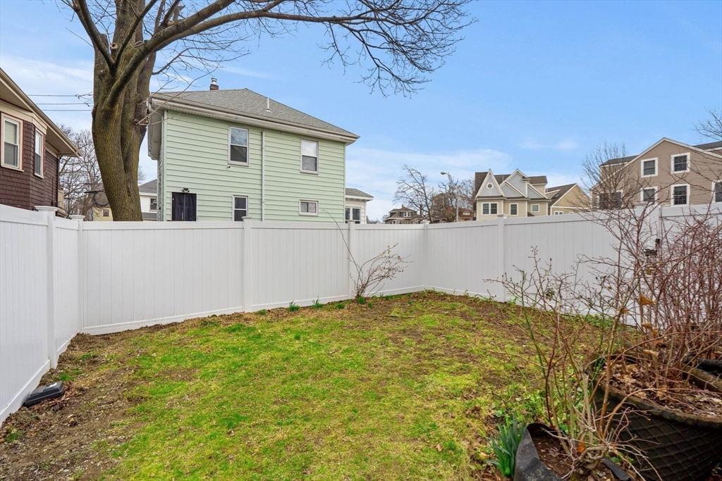 84 Carruth St # 2