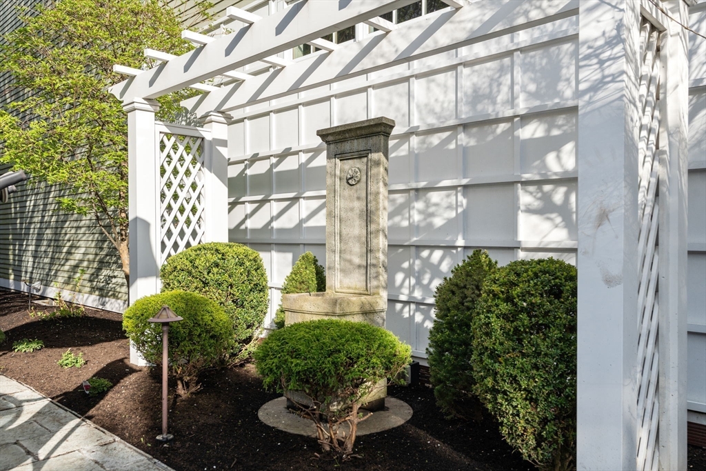 208 Marina Dr