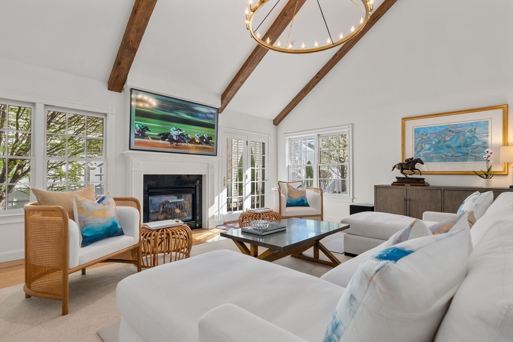 208 Marina Dr