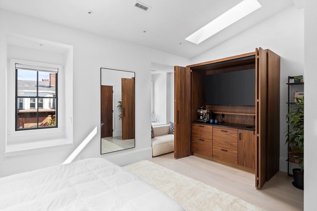 285 K St