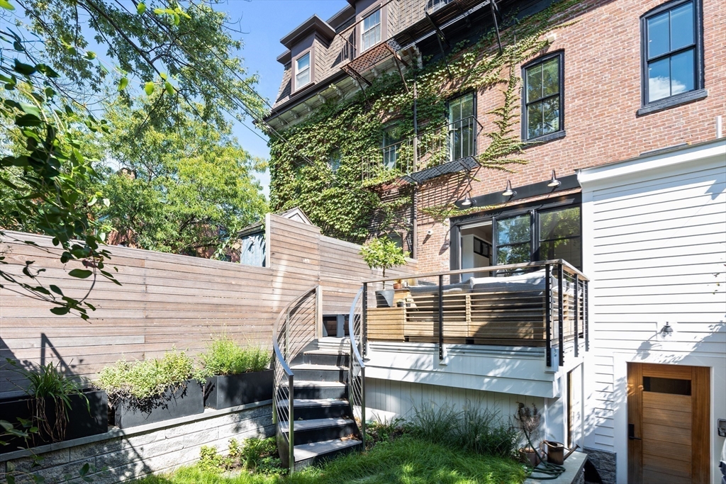 285 K St