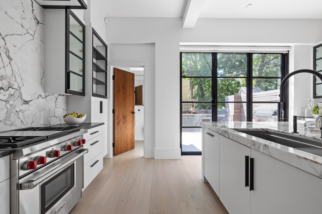 285 K St