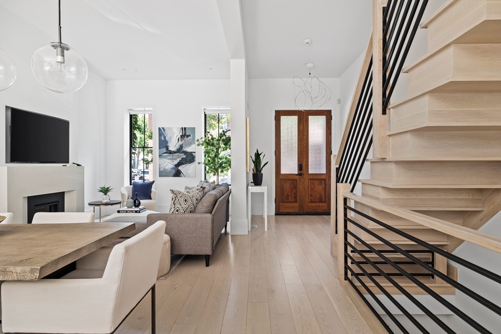 285 K St