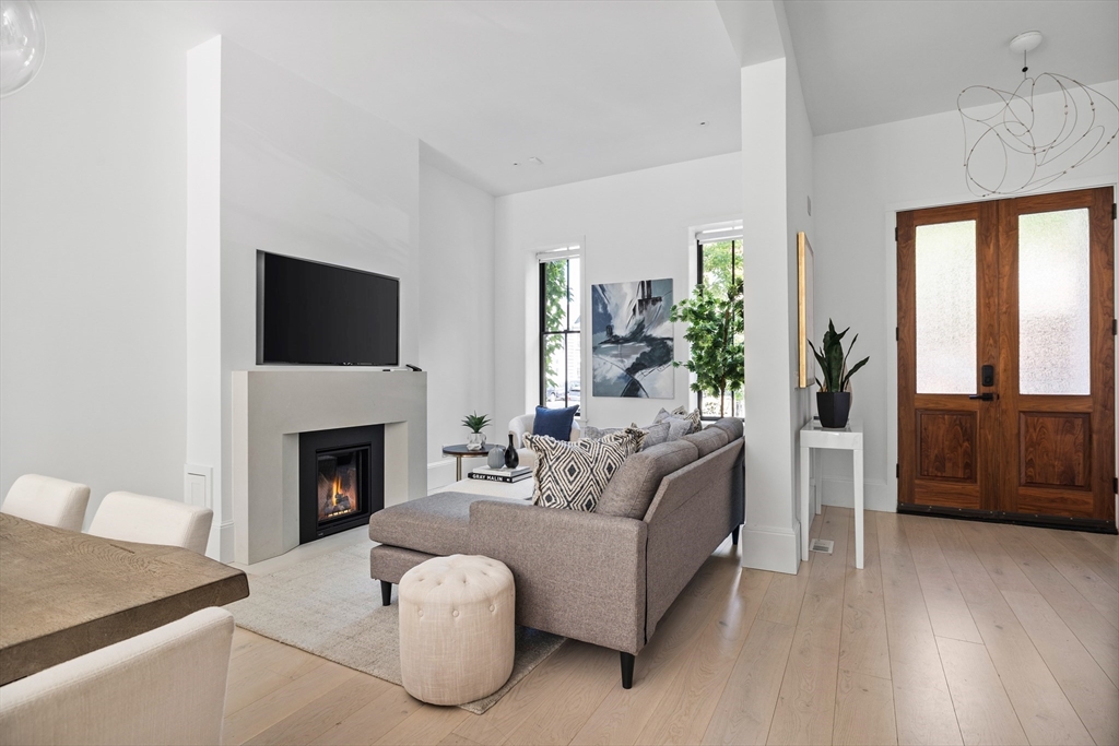 285 K St