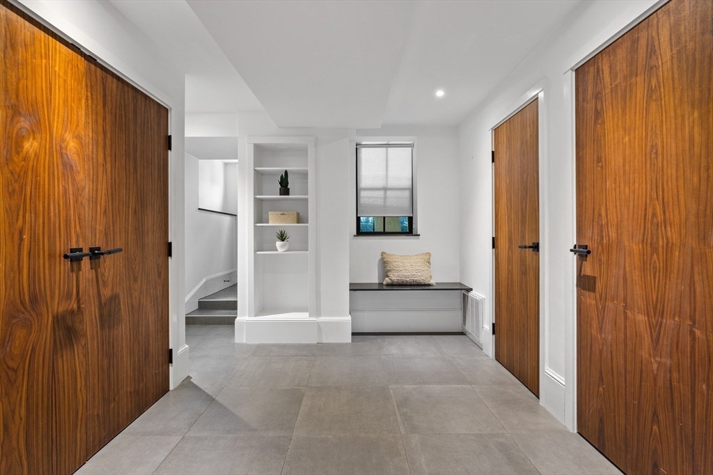 285 K St